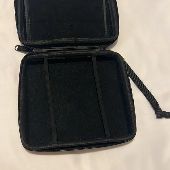 ✨HOST PICK ✨ ELECTRONICS HARD STORAGE CASE - Picture 5 of 9